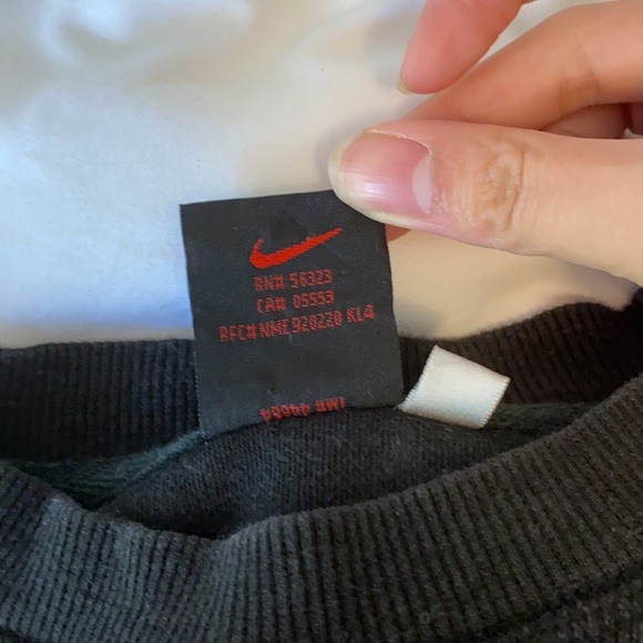 Vintage Nike Cropped Crewneck - Picture 5 of 5